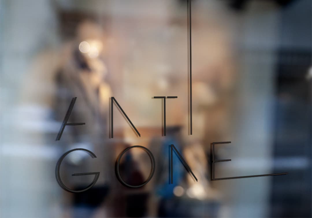 Vitrine Antigone